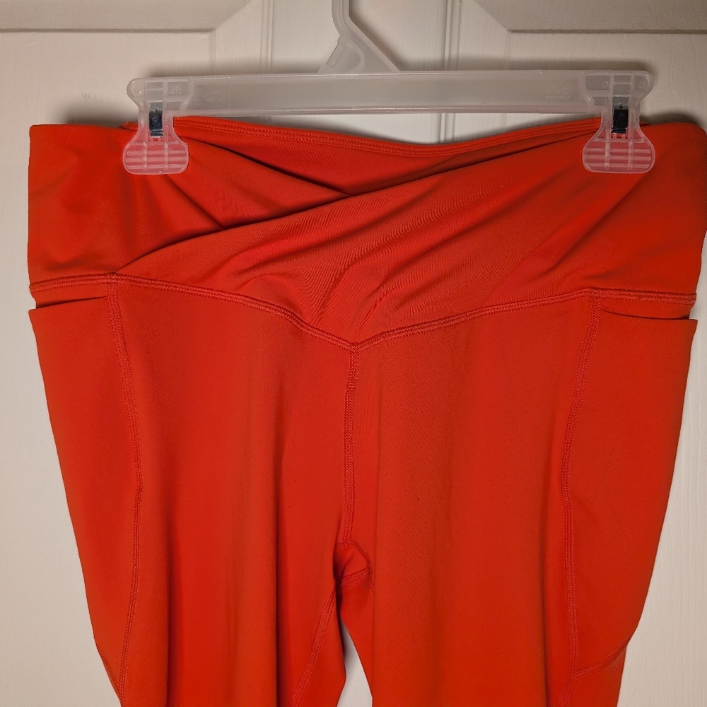 ☆NEW☆ Fabletics - Oasis PureLuxe High-Waisted 7/8 Leggings - Strawberry Red-L